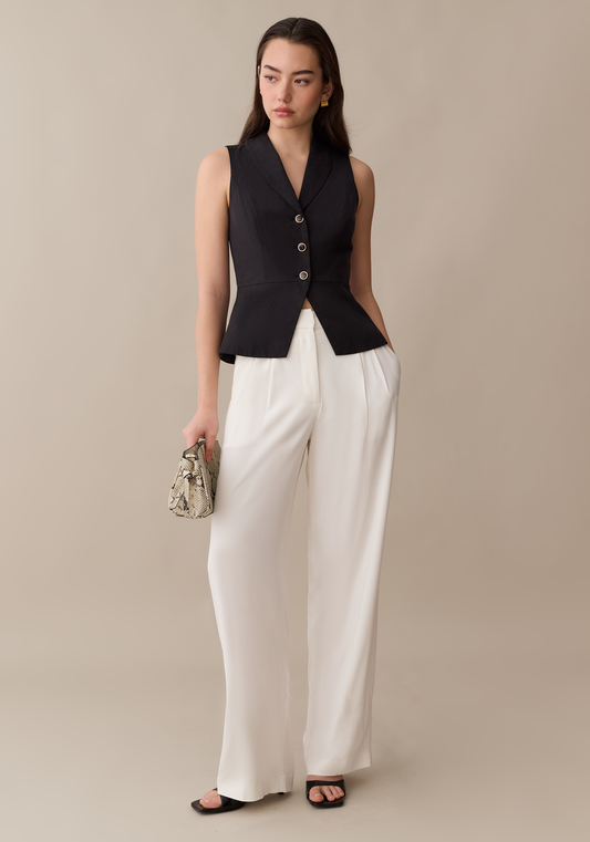 Leandra Vest