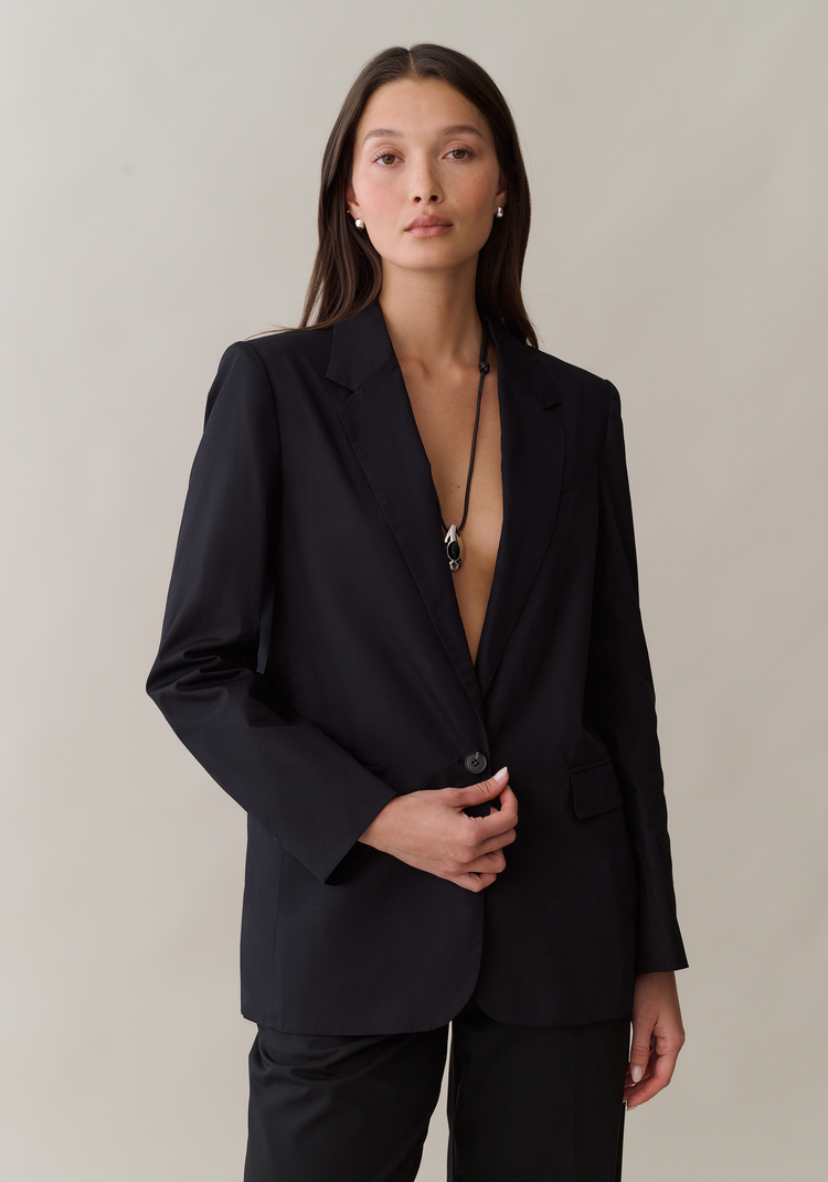 Manon Blazer