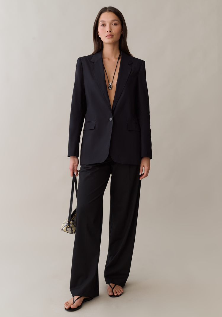 Manon Blazer