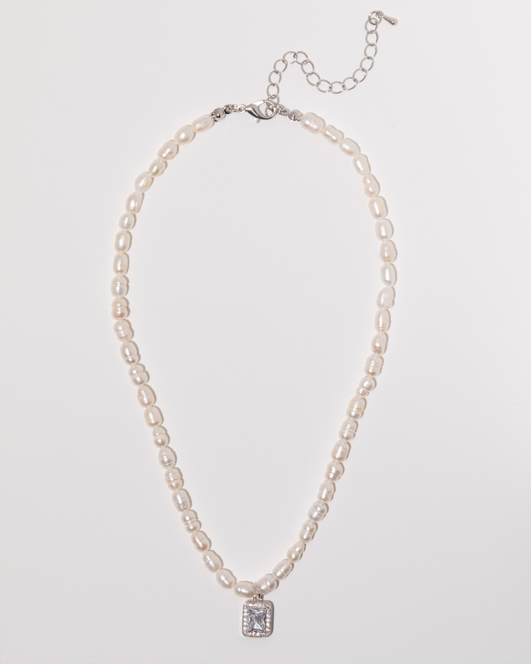 Pearl Beaded Pendant Necklace